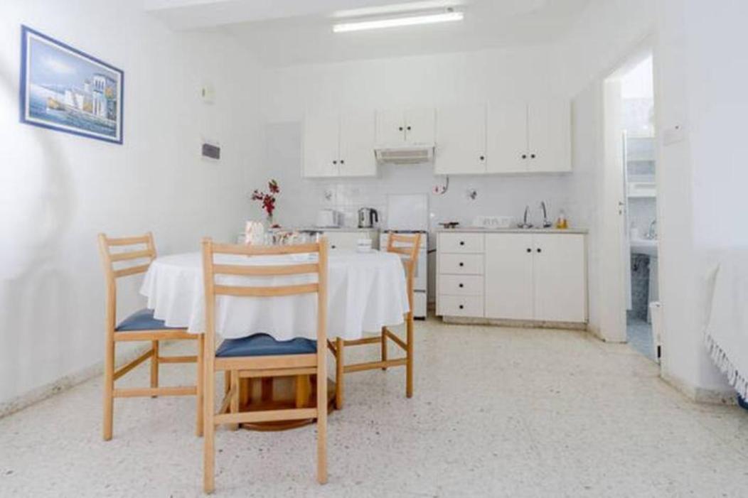 Mourayio Apartments Pomos Exterior photo