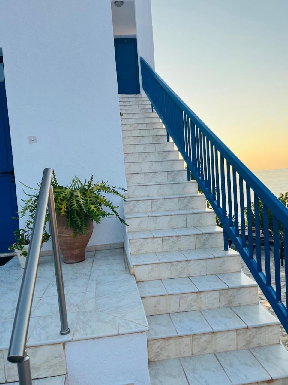 Mourayio Apartments Pomos Exterior photo