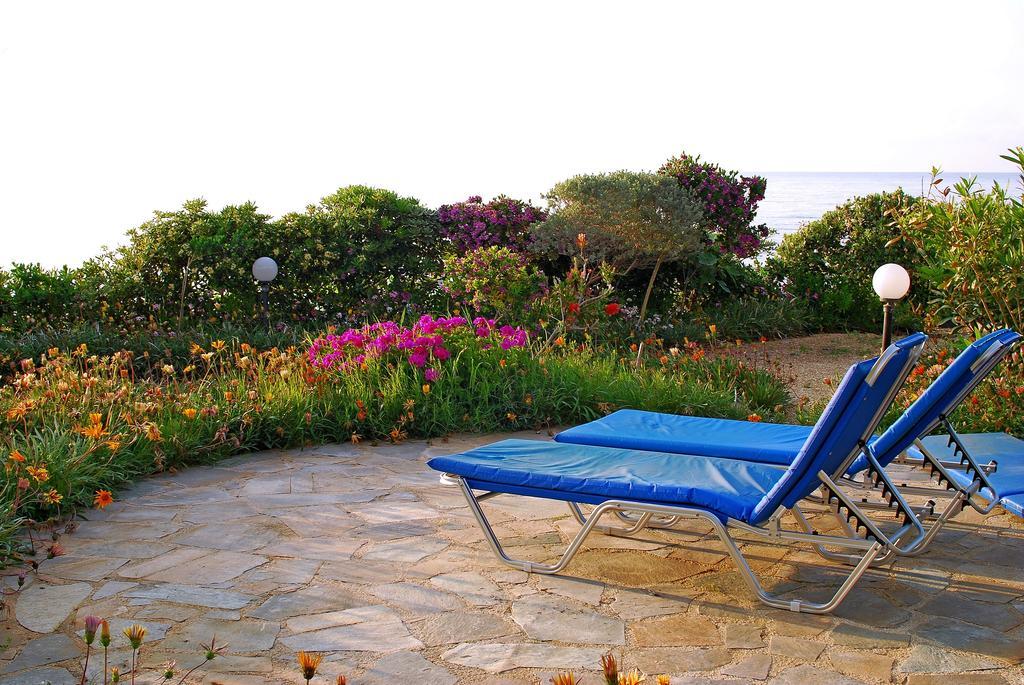 Mourayio Apartments Pomos Exterior photo